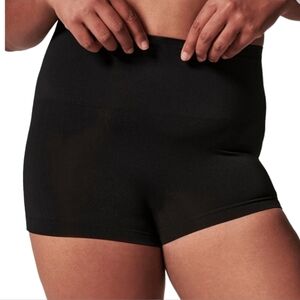 SPANX Shapewear Everyday Shaping Tummy Control Panties Boyshort Black Me…